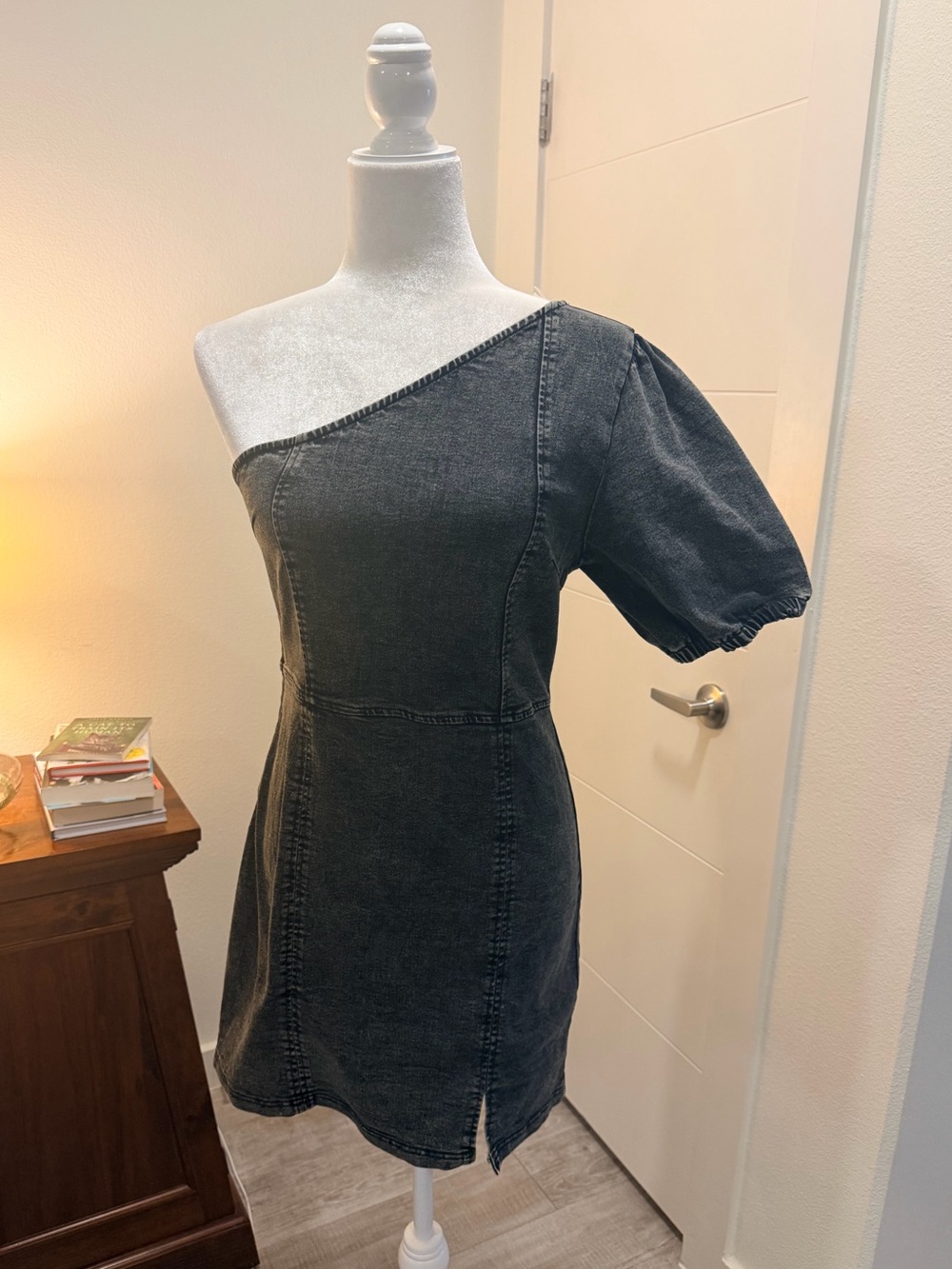 Entro - One-Shoulder Puff Sleeve Denim Dress - Charcoal